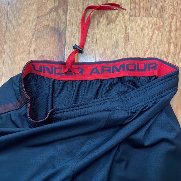 Under Armour Mens Shorts Size Xl loose Fit Red Black Pockets Heat Gear - Picture 11 of 11